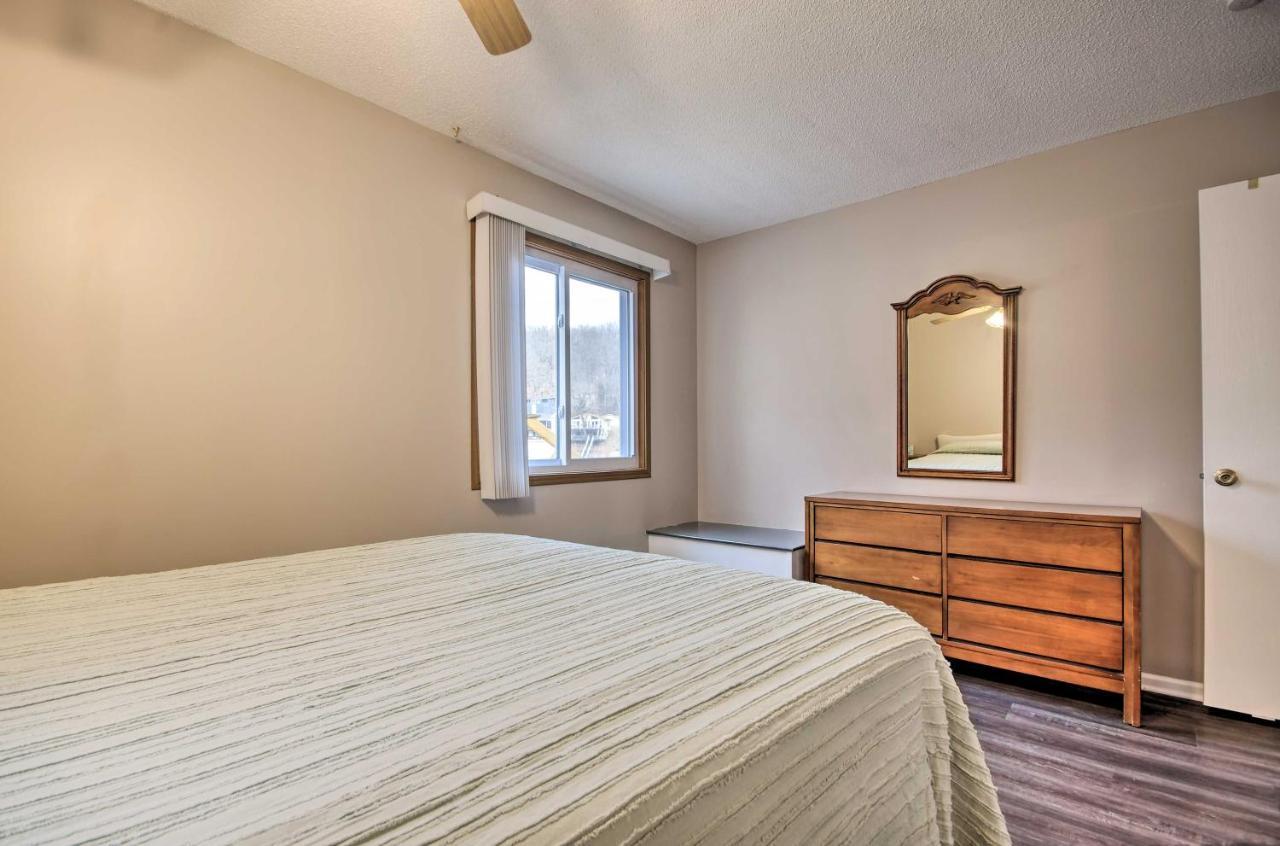 On-The-Water Retreat With Dock Pet Friendly! Villa Lake Ozark Dış mekan fotoğraf