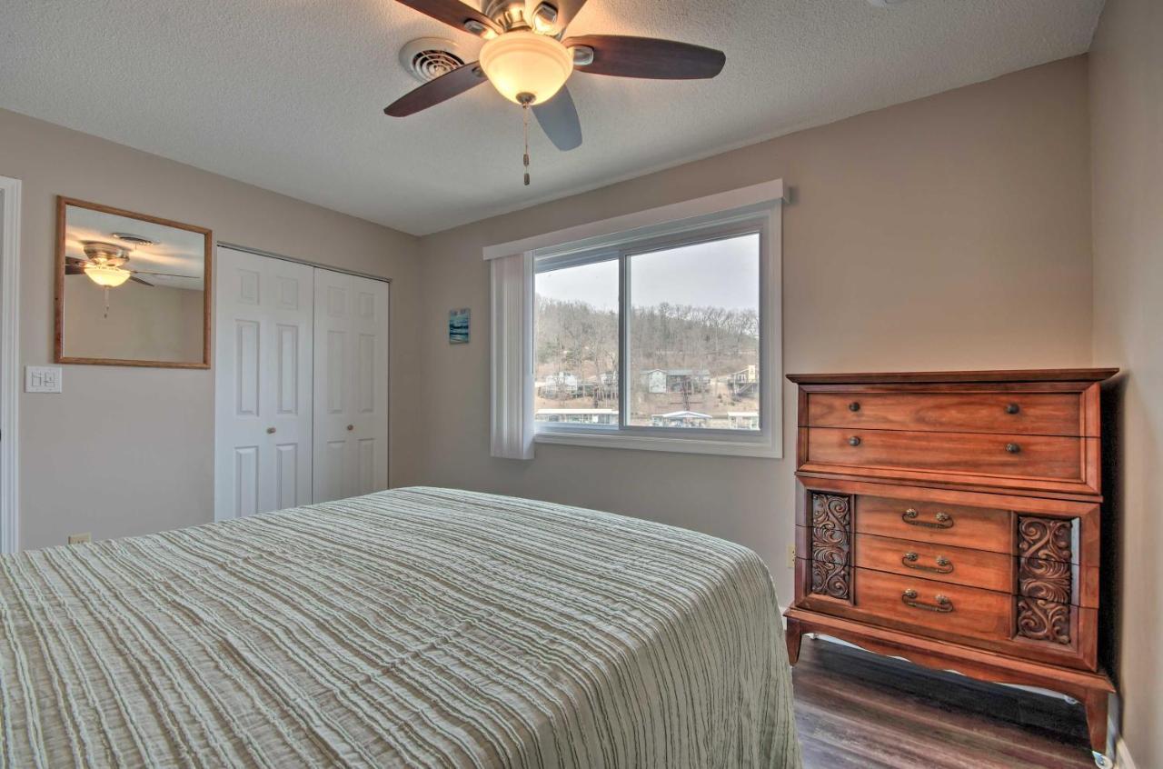 On-The-Water Retreat With Dock Pet Friendly! Villa Lake Ozark Dış mekan fotoğraf